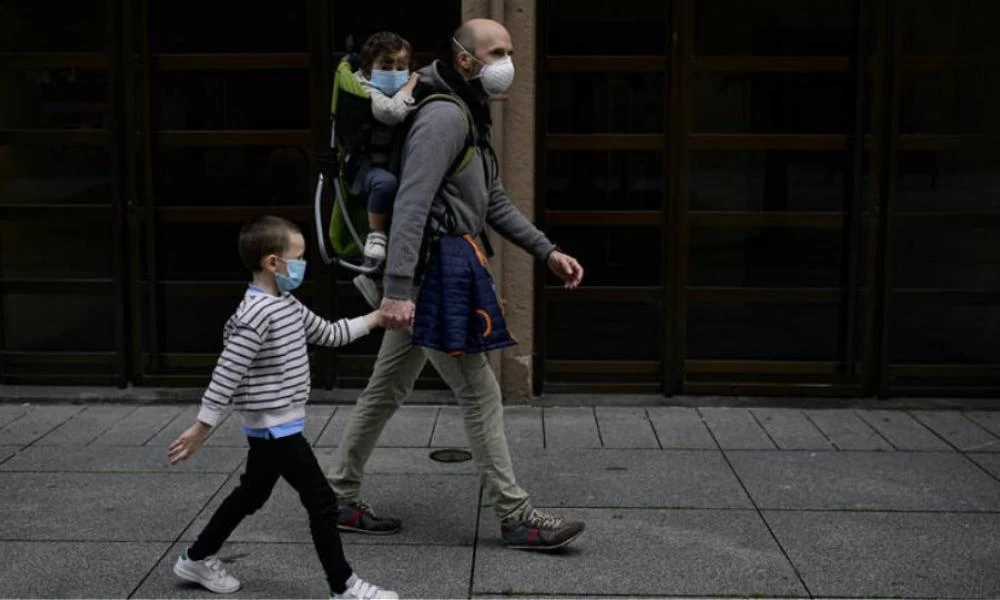 Κορoνοϊός: Τα παιδιά κάτω των 10 ετών δεν έχουν μεταφέρει τον ιό σε ενήλικα